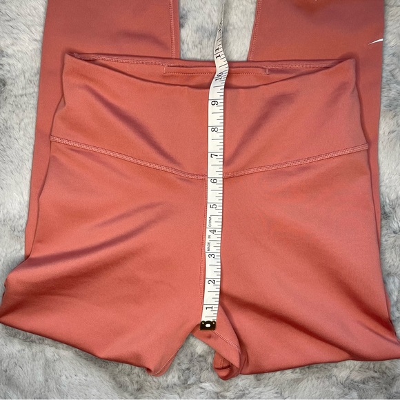 Nike Crop Leggings Mauve Small - Picture 3 of 6